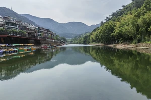 富春江小三峡游船体验_富春江小三峡图片_富春江桐庐严子陵钓台一日游