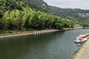 富春江小三峡游船体验_富春江小三峡图片_富春江桐庐严子陵钓台一日游