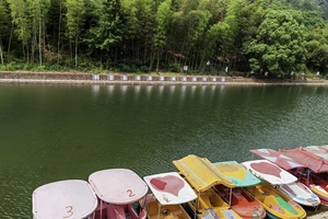 富春江桐庐严子陵钓台一日游_富春江小三峡游船体验_富春江小三峡图片