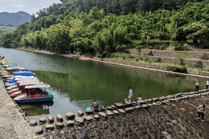 富春江小三峡游船体验_富春江小三峡图片_富春江桐庐严子陵钓台一日游