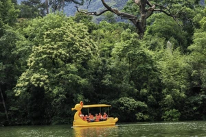 富春江桐庐严子陵钓台一日游_富春江小三峡游船体验_富春江小三峡图片