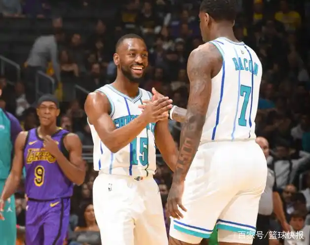 湖人队近期状态分析_NBA常规赛湖人黄蜂比赛_詹姆斯：黄蜂最近几个月状态出色 他们开始享受在一起打球