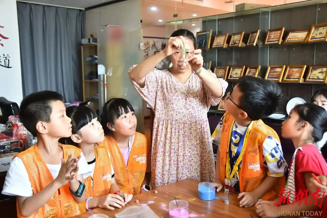 沙瓶画体验制作_沙画瓶子图片大全_株洲市沙画协会