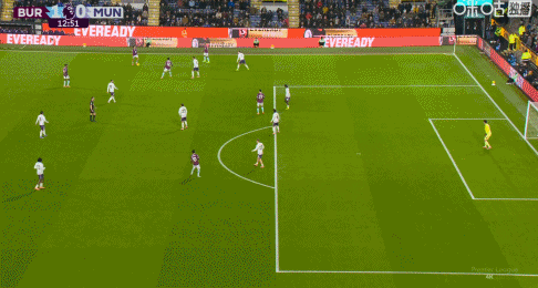 谢什科梅开二度_曼联2比2平伯恩利_英超-曼联2-1逆转十人水晶宫 谢什科三连杀