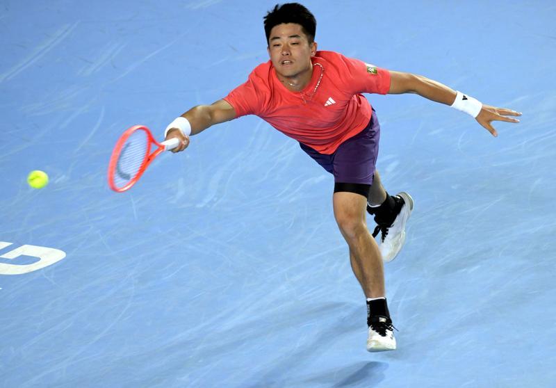 谢什科梅开二度_曼联2比2平伯恩利_英超-曼联2-1逆转十人水晶宫 谢什科三连杀