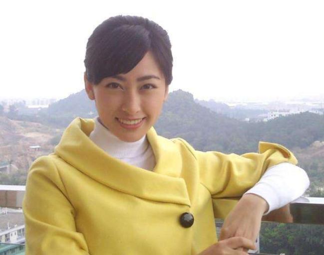 吴京谢楠婚礼_吴京谢楠爱情故事_吴京狼牙的衣服