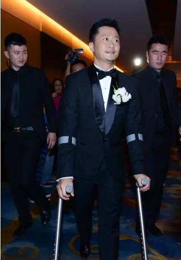 吴京谢楠爱情故事_吴京谢楠婚礼_吴京狼牙的衣服