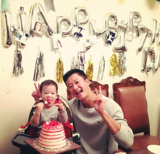 吴京谢楠婚礼_吴京谢楠爱情故事_吴京狼牙的衣服