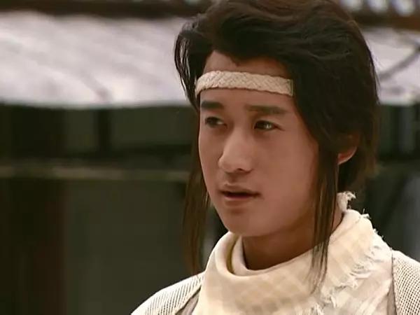 吴京狼牙的衣服_吴京 战狼2 香港票房