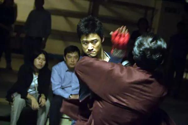 吴京狼牙的衣服_吴京 战狼2 香港票房