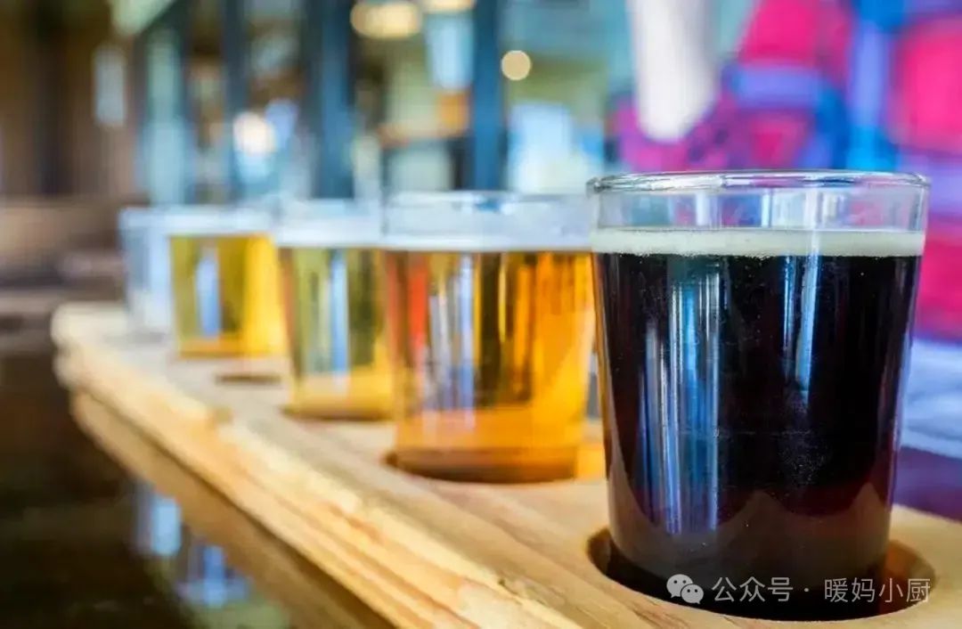 啤酒水啤精酿区别_精酿啤酒与水啤的配料工艺差异_啤酒按麦芽汁浓度可分为