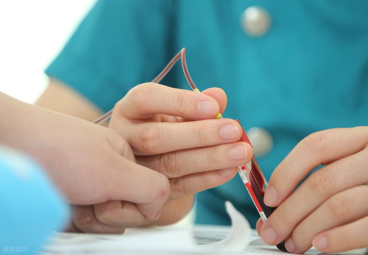 自己弄弄肛门看里面弄出点血_内痔疮出血治疗步骤_内痔疮出血怎么处理