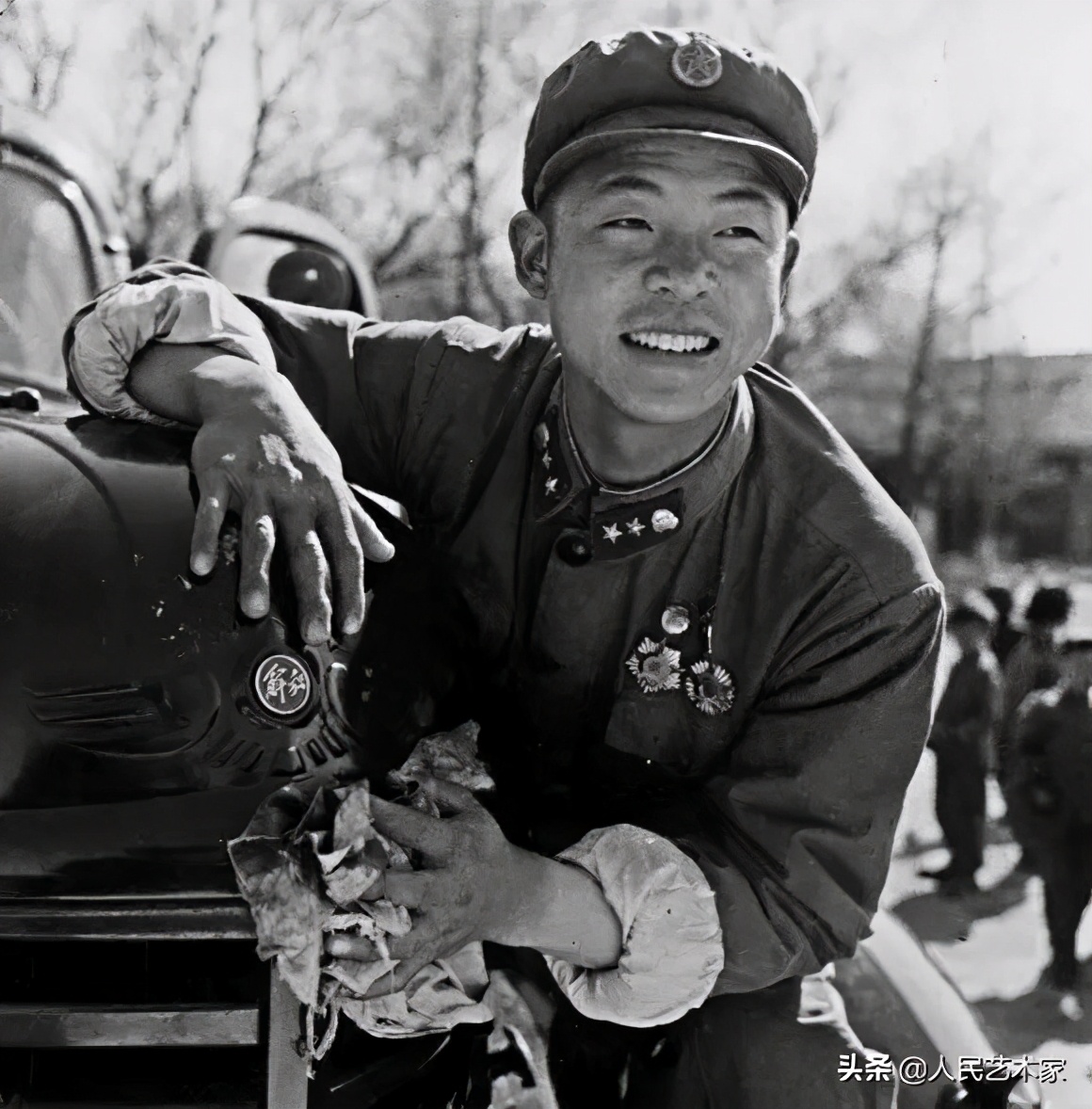 有关雷锋电影_离开雷锋的日子 电影 乔安山_乔安山 雷锋 故事