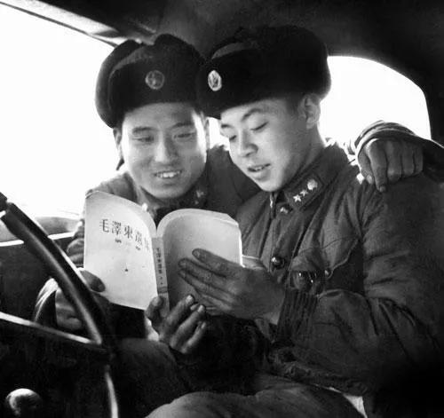 有关雷锋电影_乔安山 雷锋 静默的情怀