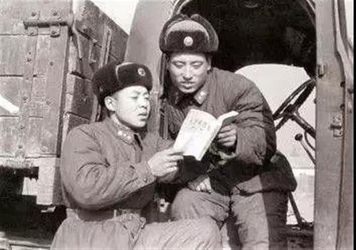 有关雷锋电影_乔安山 雷锋 静默的情怀