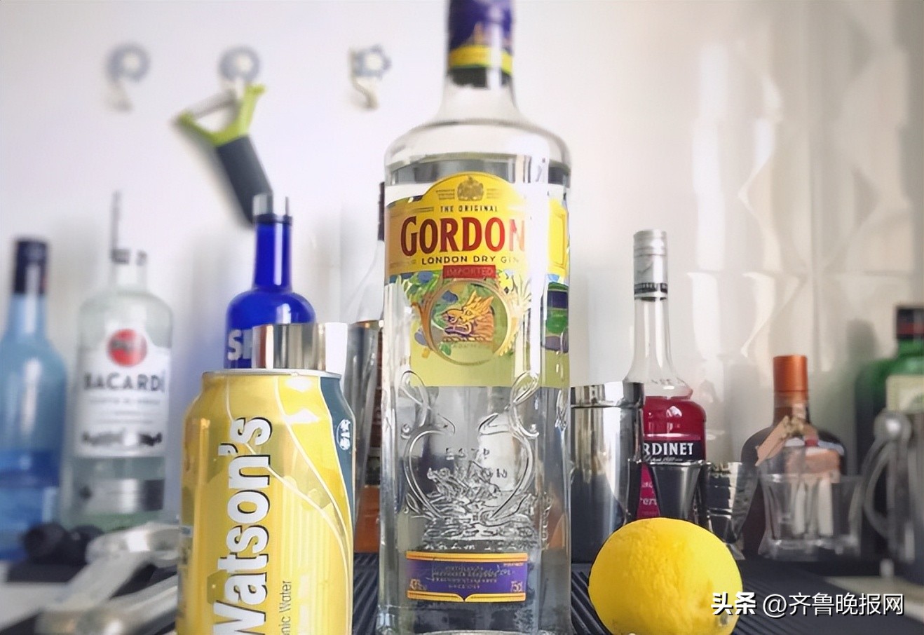国民初恋威士忌维他柠檬茶_汤力水可以调什么酒_便利店调酒配方