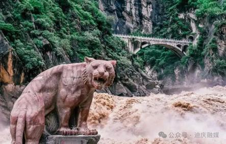 丽香铁路暑期文旅盛典_滇西北香格里拉生态旅游区_迪庆香格里拉19℃夏季旅游