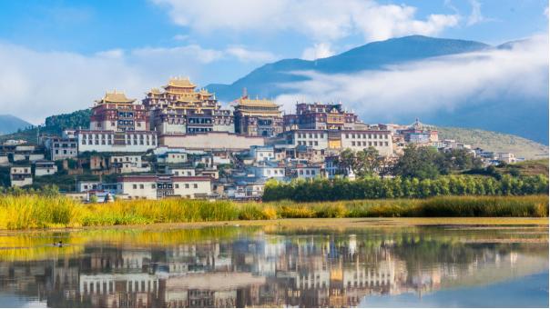 梅里雪山国家公园景点介绍_滇西北香格里拉生态旅游区_迪庆藏族自治州旅游攻略