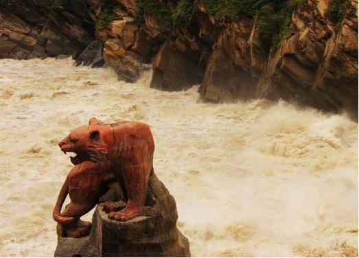 滇西北香格里拉生态旅游区_梅里雪山国家公园景点介绍_迪庆藏族自治州旅游攻略