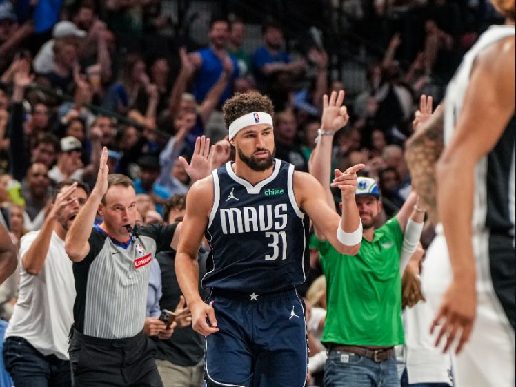 克莱-汤普森 独行侠 首战得分_汤神首秀砍下22分独行侠胜马刺 绿军大胜奇才