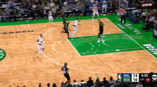 独行侠战胜凯尔特人 汤普森25分 欧文19分_汤神首秀砍下22分独行侠胜马刺 绿军大胜奇才