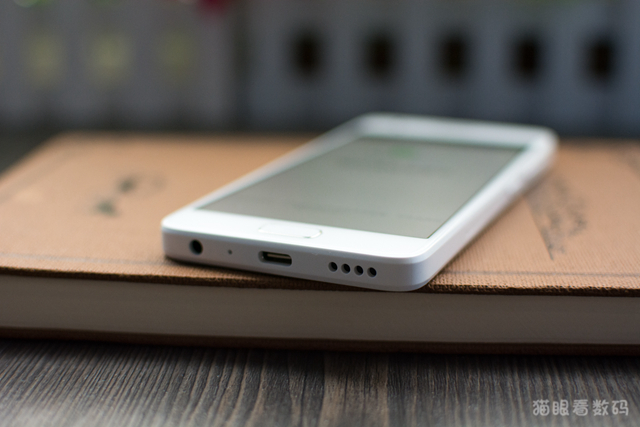 ZUK Z2 4英寸小屏旗舰手机_联想ZUK Z2配置评测_z2 mini