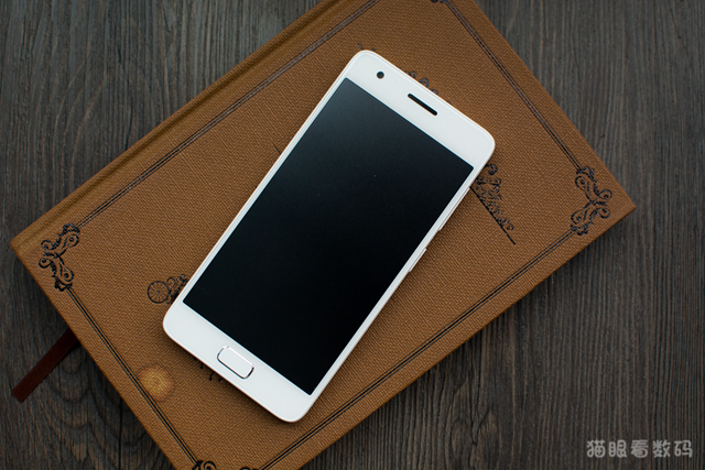 z2 mini_联想ZUK Z2配置评测_ZUK Z2 4英寸小屏旗舰手机