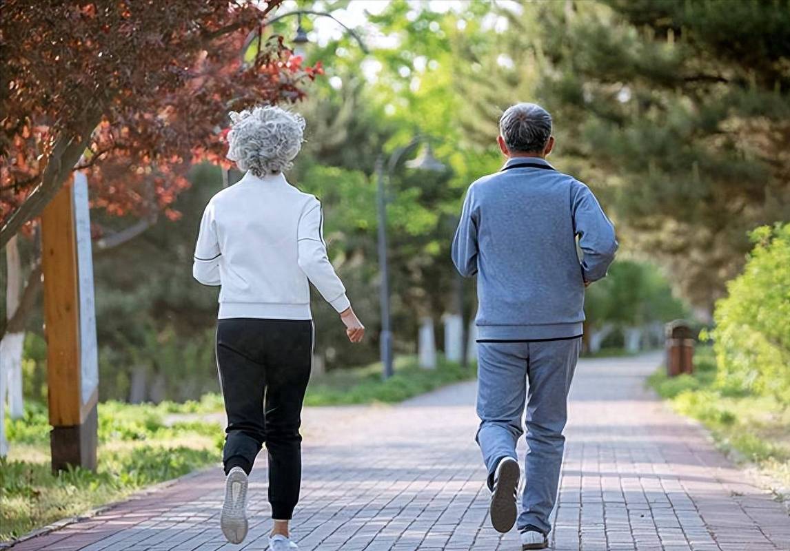 长期喝黑枸杞皮肤好得不得了_黑枸杞补肾护眼功效_冬季养肾黑枸杞好处