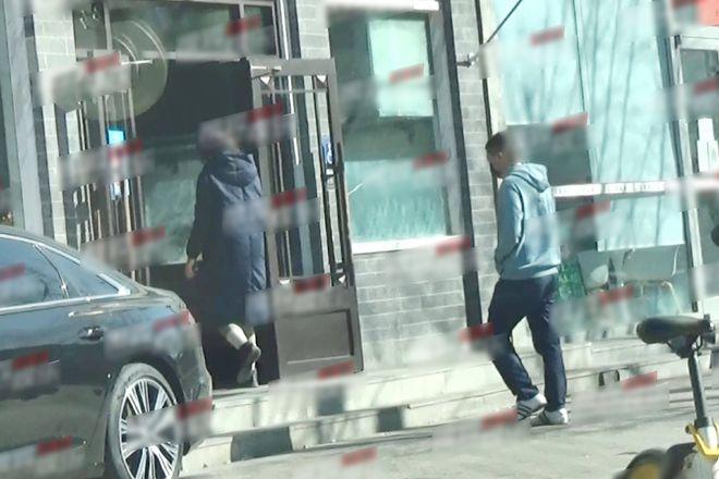 李亚鹏新女友怀孕_李亚鹏近照变化原因_李亚鹏现在女友照片