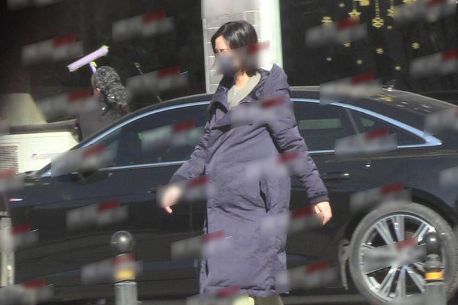 李亚鹏近照变化原因_李亚鹏新女友怀孕_李亚鹏现在女友照片