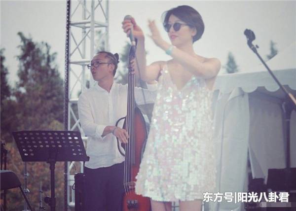 李亚鹏新女友照片分析_李亚鹏新女友近照曝光_李亚鹏现在女友照片