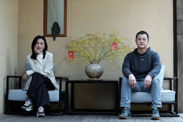 李亚鹏海哈金喜一家三口合照_李亚鹏现在女友照片_李亚鹏海哈金喜结婚官宣