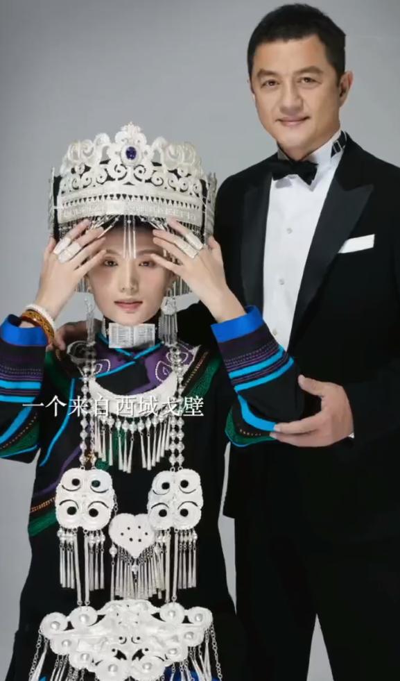 李亚鹏海哈金喜结婚官宣_李亚鹏现在女友照片_李亚鹏海哈金喜一家三口合照