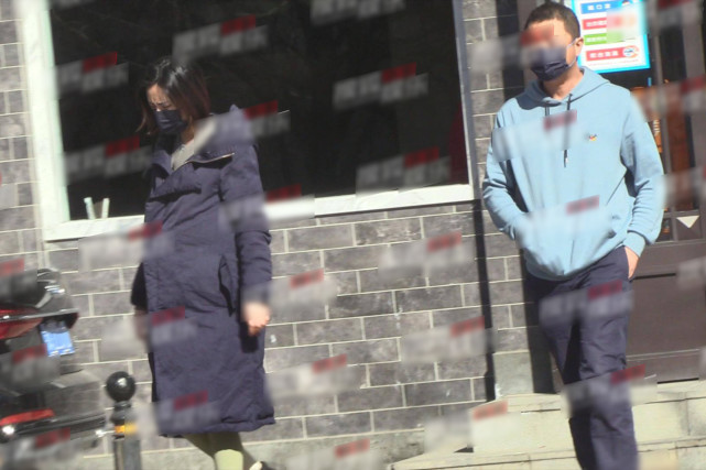 李亚鹏海哈金喜结婚官宣_李亚鹏海哈金喜一家三口合照_李亚鹏现在女友照片