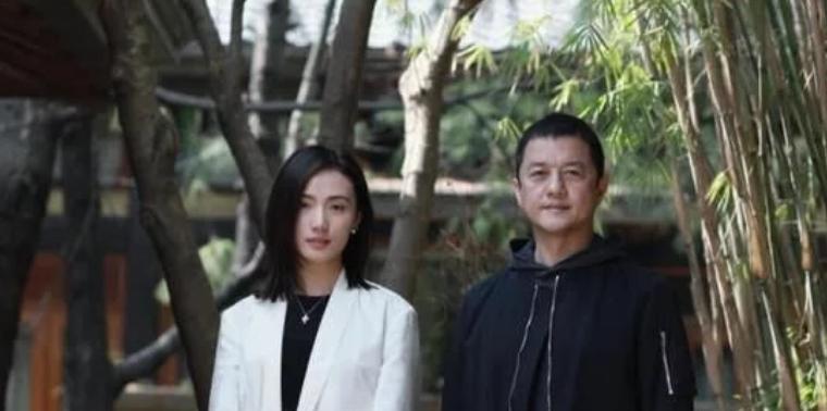 李亚鹏窦靖童一家温馨聚会_李亚鹏现在女友照片_王菲窦唯离婚后窦靖童生活
