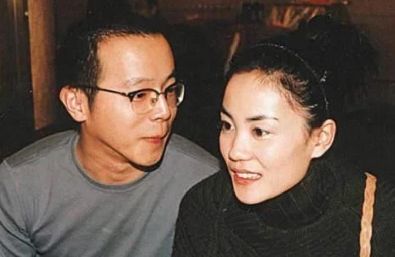 李亚鹏窦靖童一家温馨聚会_李亚鹏现在女友照片_王菲窦唯离婚后窦靖童生活