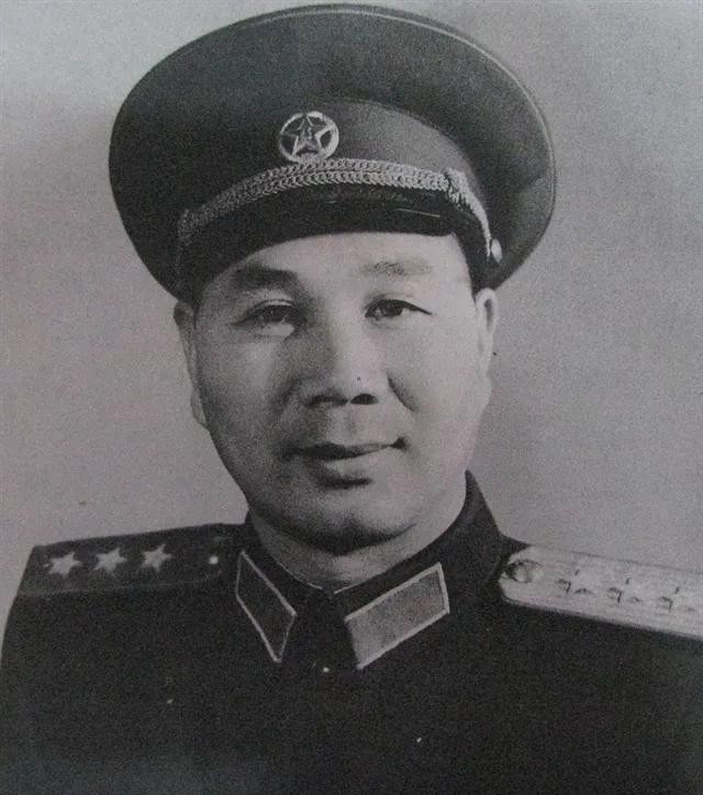 1955年首批12个大军区司令员名单_从六大军区到十二大军区调整背景与影响_中国人民解放军大将名单