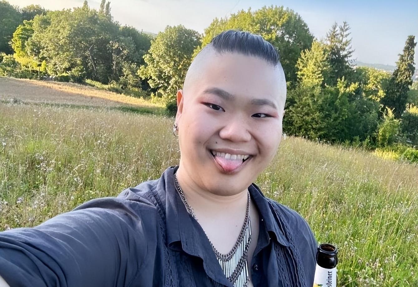 毕福剑女儿毕凌 著名主持人毕福剑 央视主持人酒桌失言事件_毕福剑饭局录像