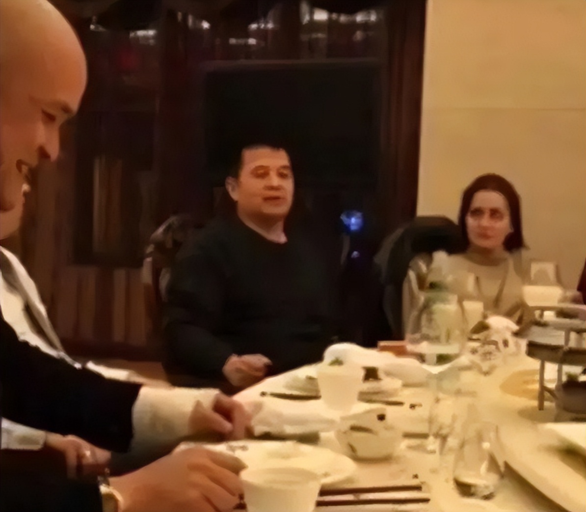 毕福剑饭局录像_毕福剑女儿毕凌 著名主持人毕福剑 央视主持人酒桌失言事件
