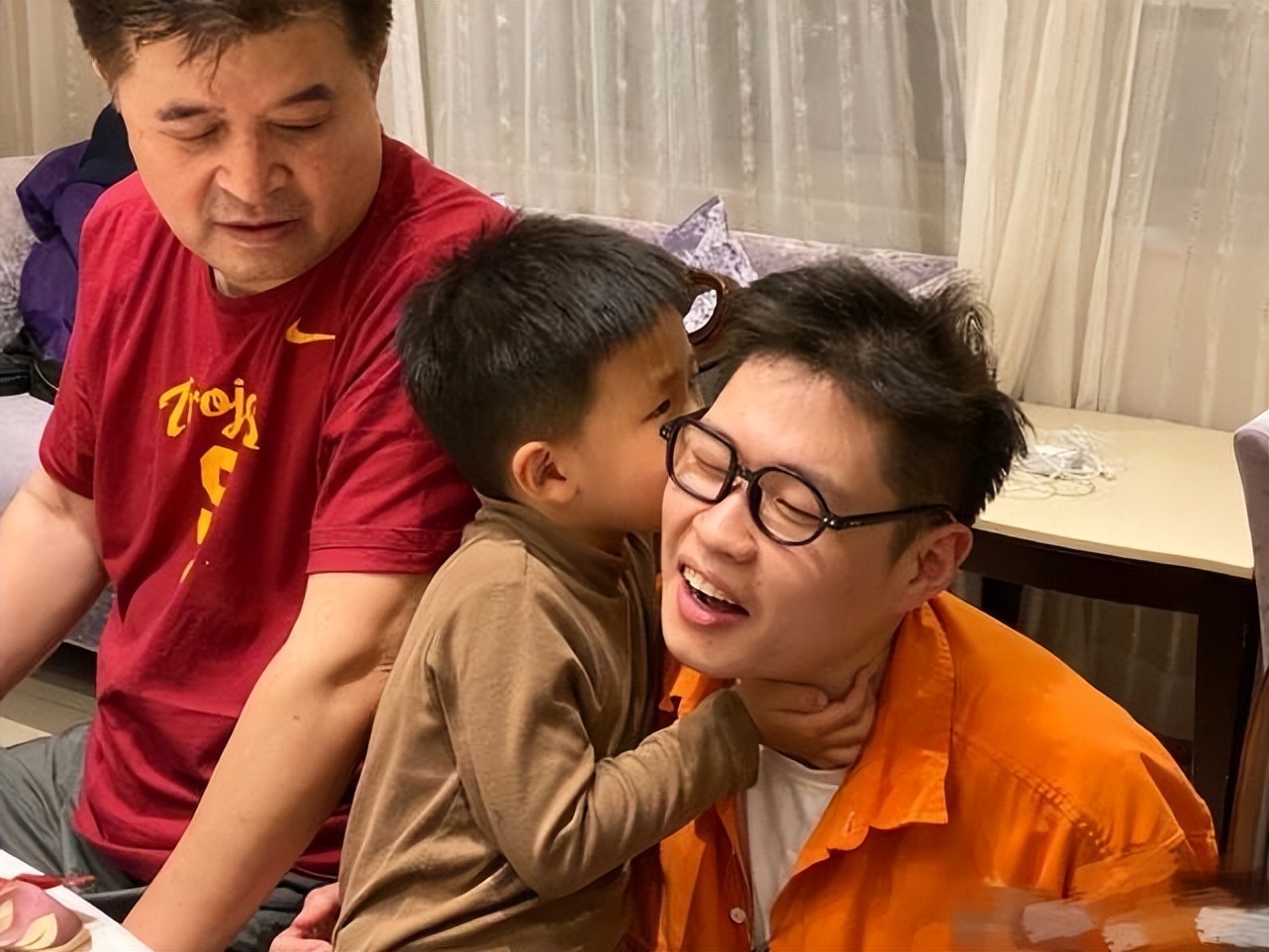 毕福剑近况曝光_毕福剑现状分析_毕福剑饭局录像