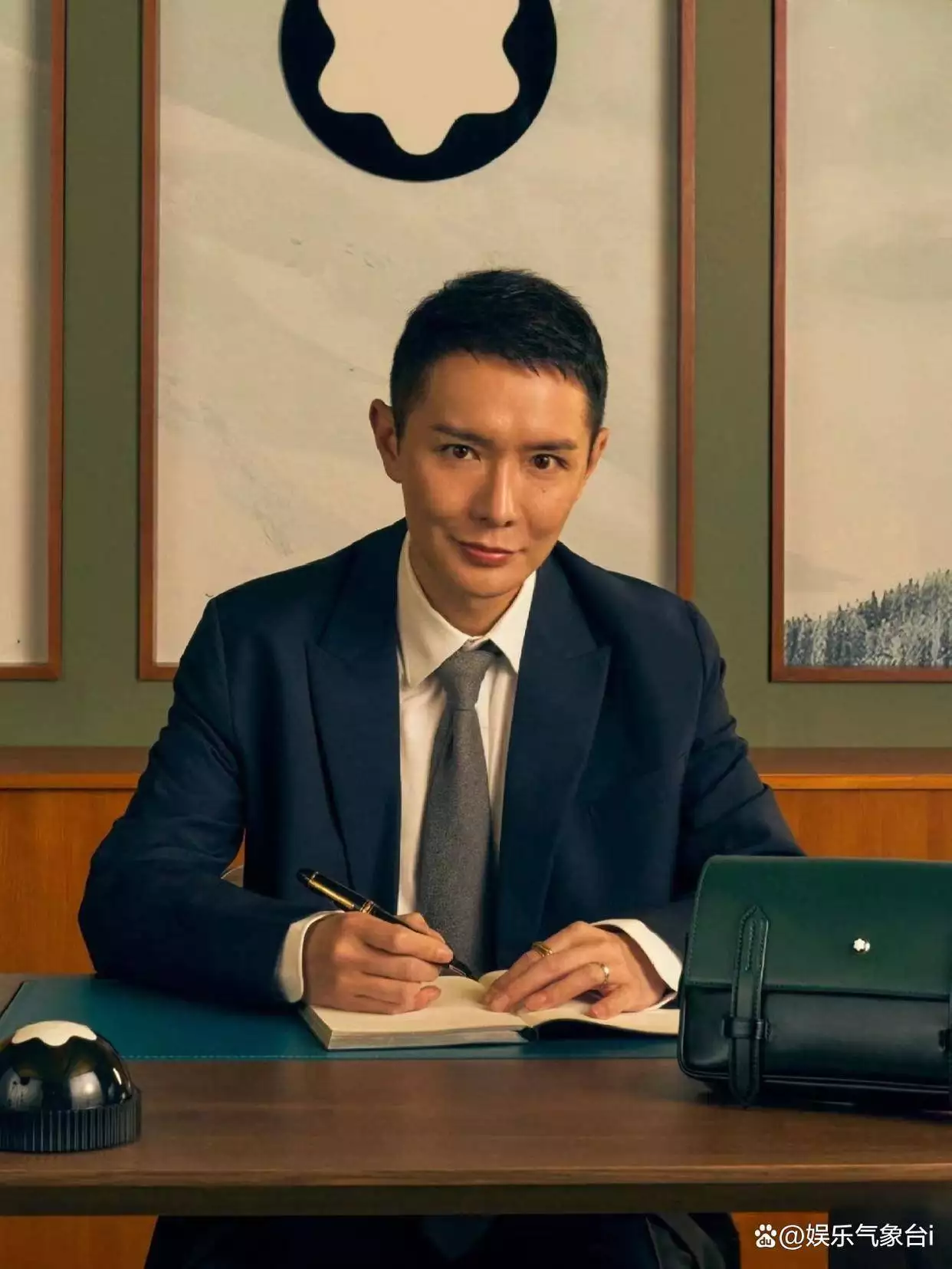 vogue官网_VOGUE主编刘冲争议_时尚媒体话语权挑战