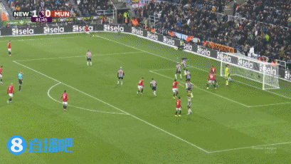 特里皮尔任意球中框戈登破门安东尼进球无效_英超-曼联客场1-2遭十人纽卡绝杀_曼联客场0-1纽卡斯尔