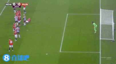 曼联客场0-1纽卡斯尔_特里皮尔任意球中框戈登破门安东尼进球无效_英超-曼联客场1-2遭十人纽卡绝杀