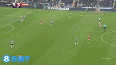 英超-曼联客场1-2遭十人纽卡绝杀_特里皮尔任意球中框戈登破门安东尼进球无效_曼联客场0-1纽卡斯尔