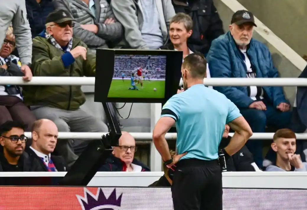 英超阿森纳客场2-1逆转纽卡斯尔联_梅里诺补时绝杀_英超-曼联客场1-2遭十人纽卡绝杀