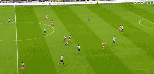 英超阿森纳客场2-1逆转纽卡斯尔联_英超-曼联客场1-2遭十人纽卡绝杀_梅里诺补时绝杀