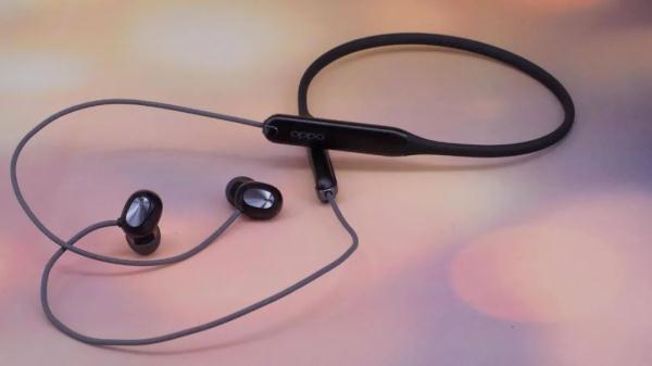 喂？你说什么？大声点！经常使用耳机的你，听力还好吗？