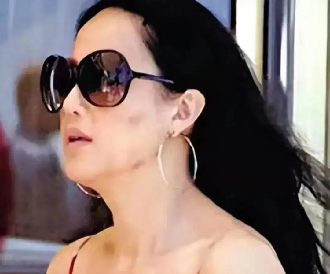 钟镇涛潇洒哥_钟镇涛 早年经历 _ 钟镇涛 章小蕙 离婚 