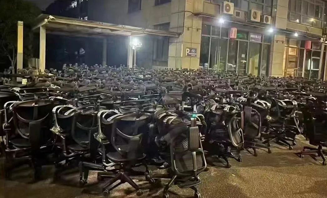 二手办公家具回收行业现状_办公用品回收案例_办公家具回收市场分析