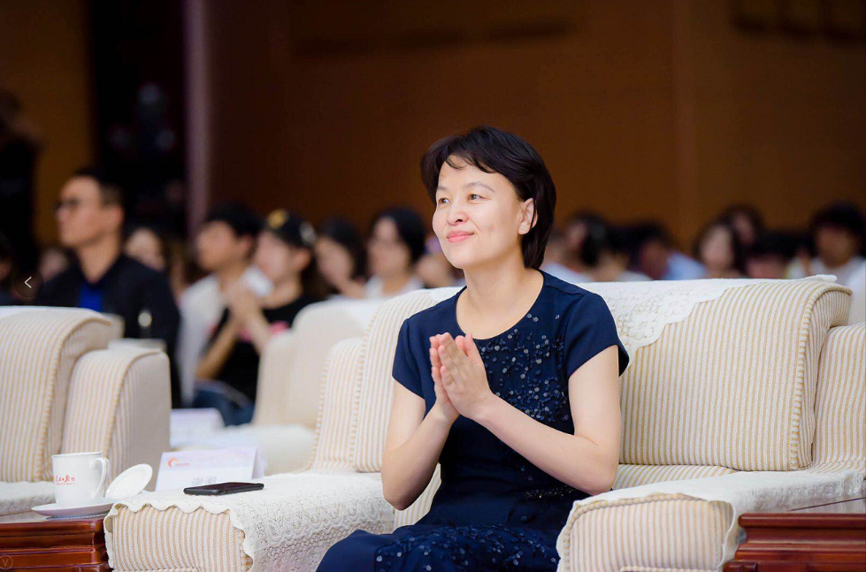 辩论文化全球化_2019华语辩论世界杯总决赛 首届环球青年思想对话大会 国际关系学院辩论赛